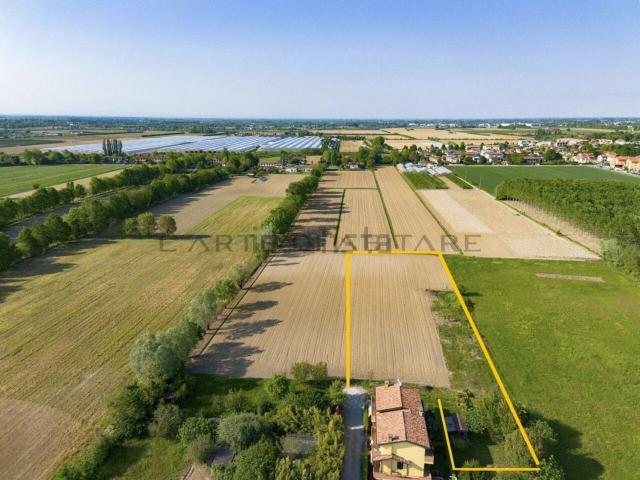 Terreno in vendita di 2340 m² in Via Genova, 5