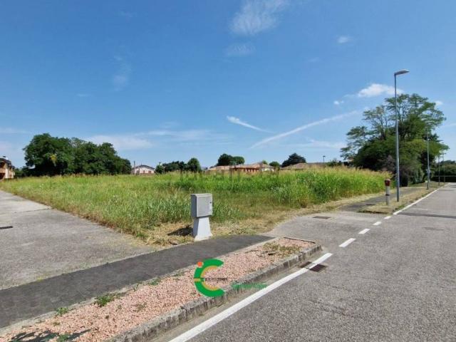 Terreno in vendita di 2347 m² in Via Giuseppe Verdi