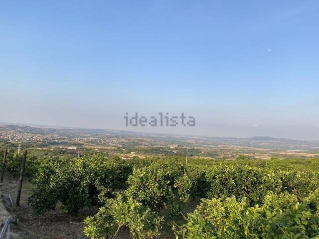 Terreno in vendita di 23570 m²
