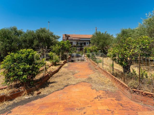 Terreno in vendita di 2372 m² in Via Piano del Conte, 21