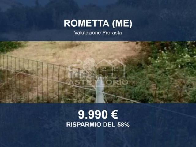 Terreno in vendita di 2392 m² in Corso Francesco Saija