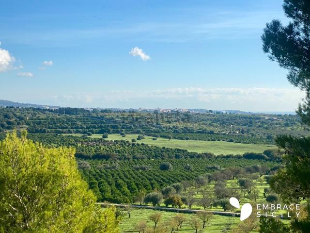 Terreno in vendita di 23937 m² in Contrada Pantanello