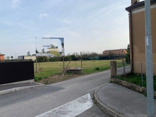 Terreno in vendita di 2396 m² in Via Patrizio, 15