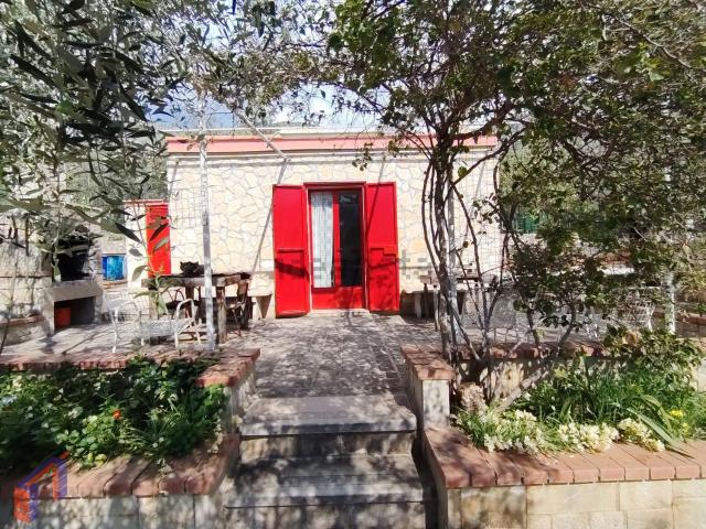 Terreno in vendita di 2399 m² in Via Scaloria