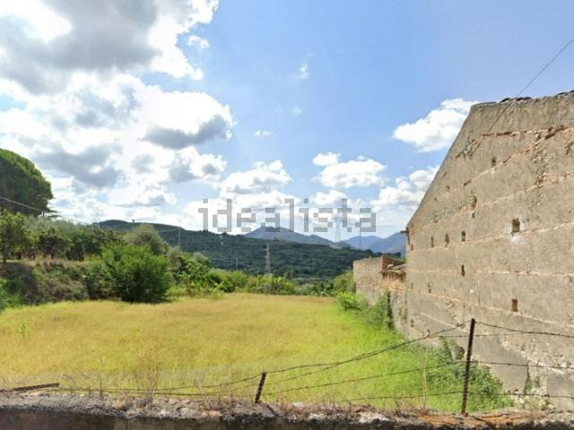 Terreno in vendita di 2300 m² in Contrada Gesita, 24