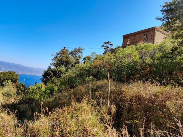 Terreno in vendita di 230 m² in Strada Panoramica dello Stretto