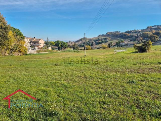 Terreno in vendita di 23200 m² in Via delle Fonti