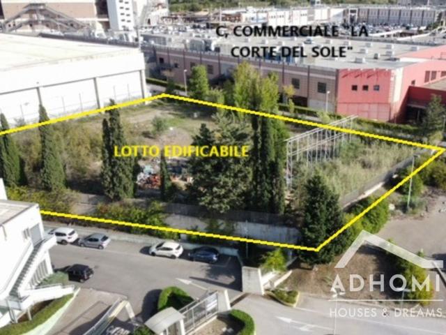Terreno in vendita di 2400 m² in Strada Statale 131 Carlo Felice