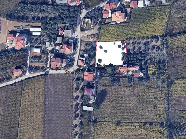 Terreno in vendita di 2400 m² in Via Feudo