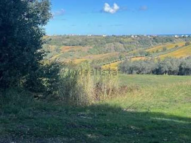 Terreno in vendita di 2400 m²