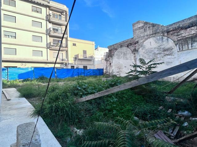 Terreno in vendita di 240 m² in Via Regina Margherita