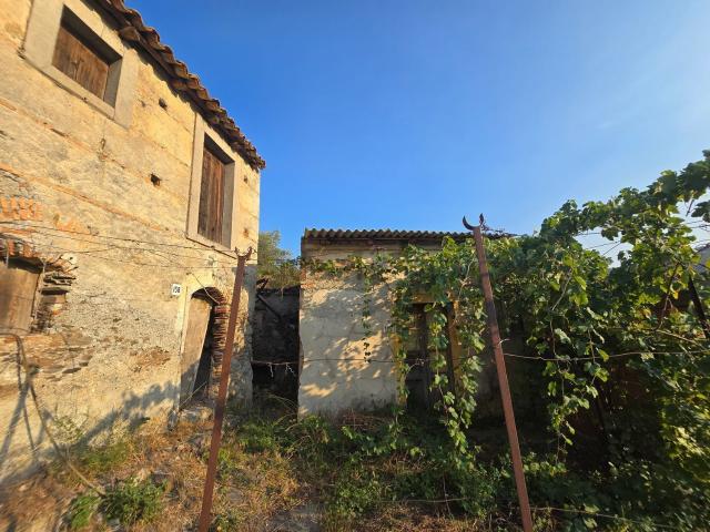 Terreno in vendita di 240 m² in Via Rina Inferiore