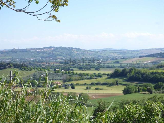 Terreno in vendita di 240 m² in Via Svarchi Alti, 19