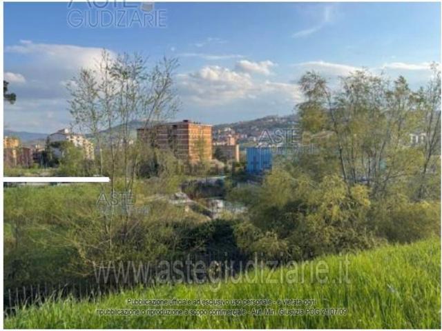 Terreno in vendita di 2410 m² in Via San Giovanni