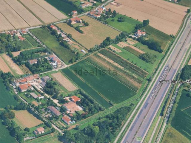 Terreno in vendita di 24253 m² in Via del Grano