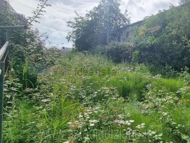 Terreno in vendita di 2550 m² in Via degli Scalpellini