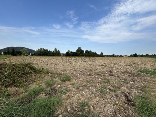Terreno in vendita di 25600 m² in Via Monte Venda