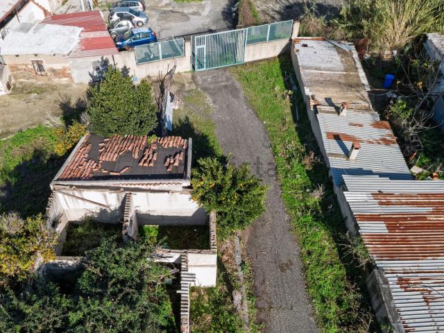 Terreno in vendita di 25000 m² in Via Vallone