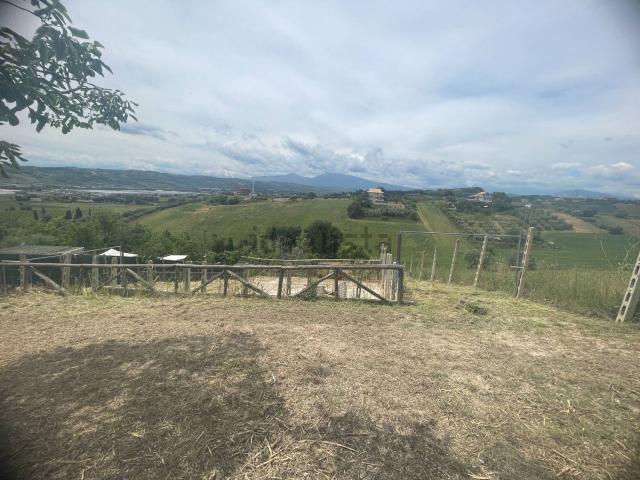 Terreno in vendita di 2500 m² in Contrada Spiagge