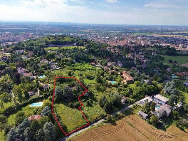 Terreno in vendita di 2500 m² in Via Valle