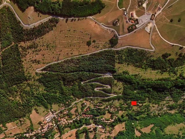 Terreno in vendita di 2500 m² in Via delle Piane, 25