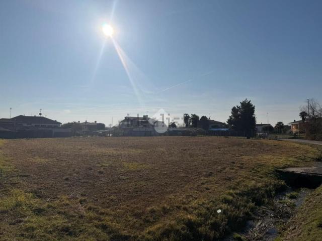 Terreno in vendita di 2500 m² in Via Praverde, 10