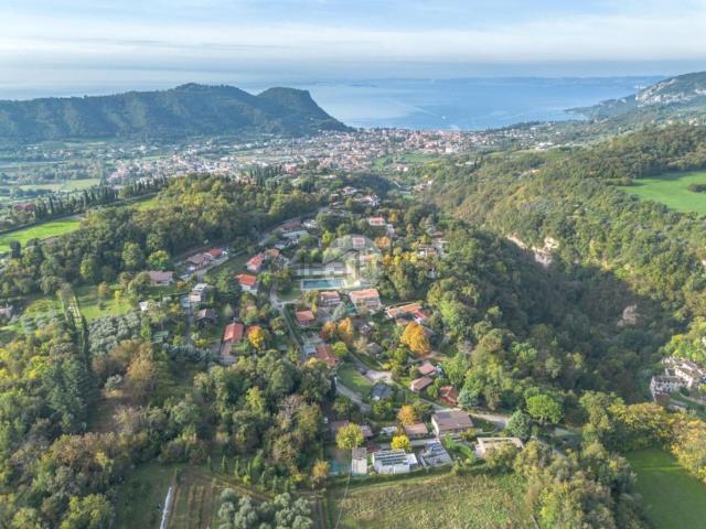 Terreno in vendita di 250 m² in Via Castagnari