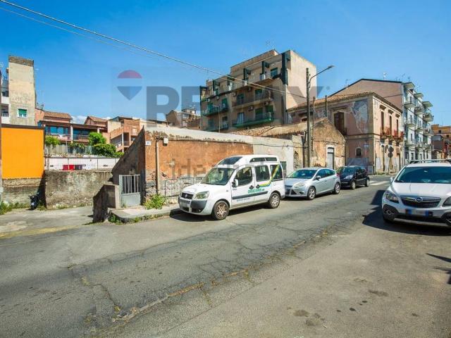 Terreno in vendita di 250 m² in Via Regina Bianca, 159