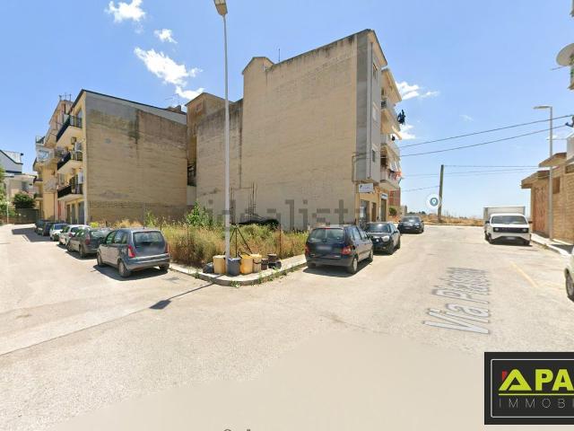 Terreno in vendita di 250 m² in Via Socrate