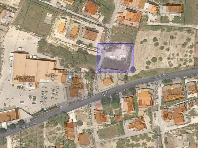 Terreno in vendita di 2678 m² in Via DELLE CAMPANULE
