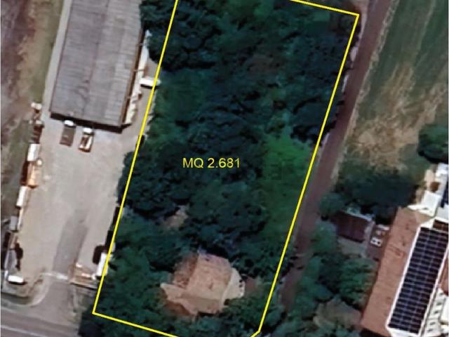 Terreno in vendita di 2681 m² in Via 4 Novembre, 107