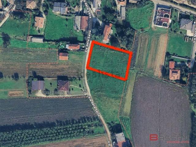 Terreno in vendita di 2600 m² in Via della Selva