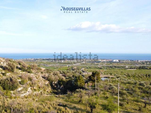 Terreno in vendita di 26110 m² in Strada senza nome