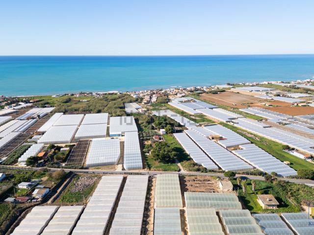 Terreno in vendita di 2785 m² in Via Capo Zafaglione