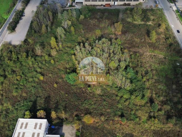 Terreno in vendita di 27000 m² in Via del turchino