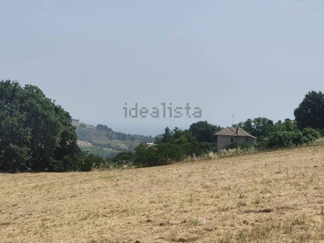 Terreno in vendita di 27000 m² in Contrada Paterno