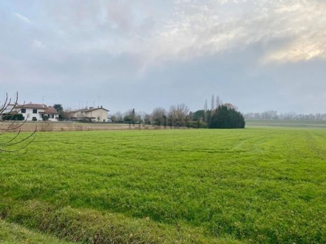Terreno in vendita di 2700 m² in Via Achille Grandi