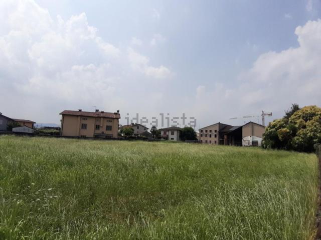 Terreno in vendita di 2700 m²