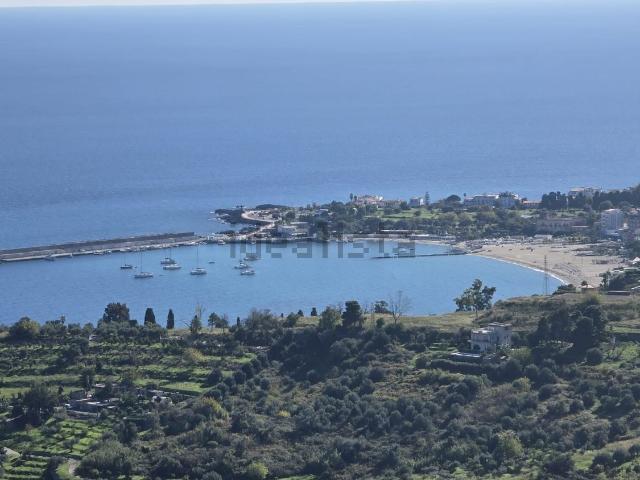 Terreno in vendita di 27199 m² in Contrada palì