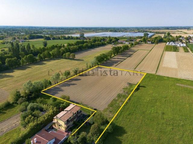 Terreno in vendita di 2842 m² in Via Armando Diaz, 5