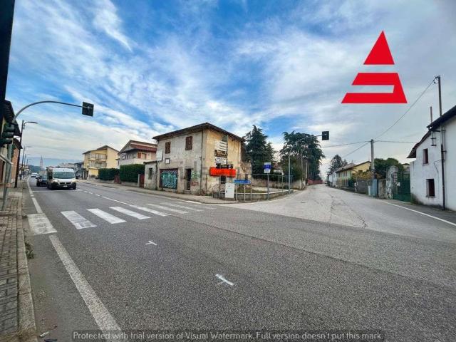 Terreno in vendita di 280 m² in Via Roane