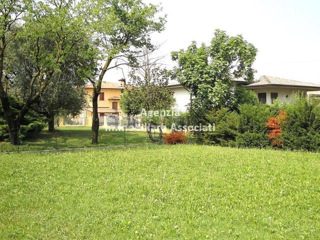 Terreno in vendita di 2822 m² in Via Marini