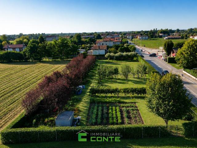 Terreno in vendita di 2822 m² in Via San Daniele, 21
