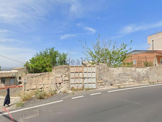 Terreno in vendita di 282 m² in Via Nazionale, 142