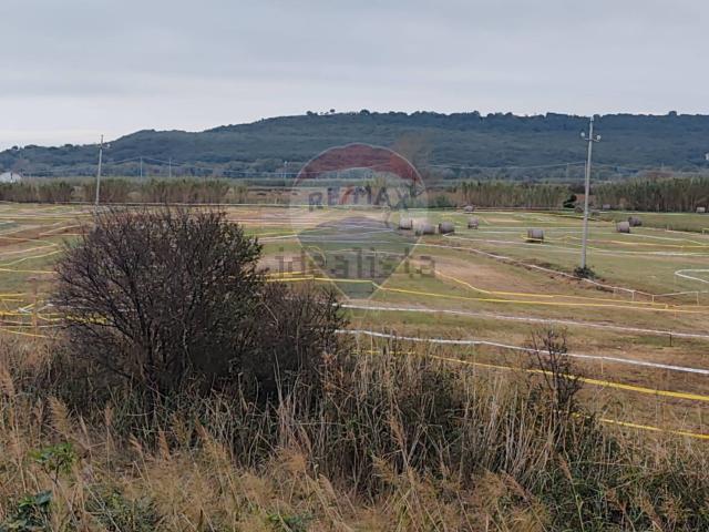 Terreno in vendita di 29810 m² in Via SP Pedemontana