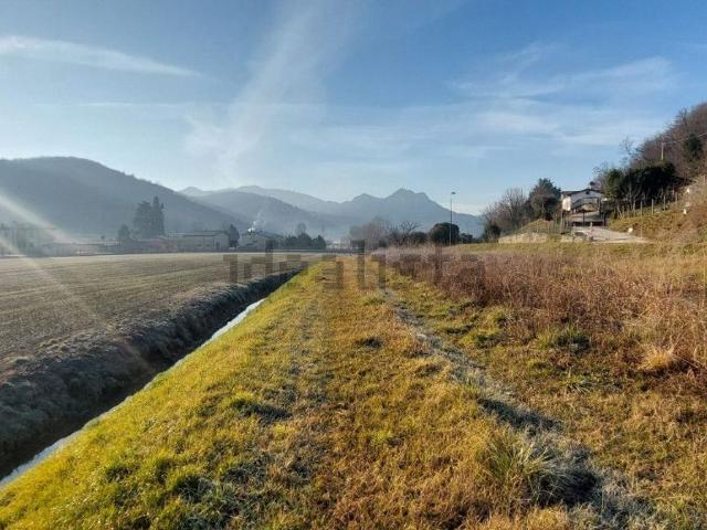 Terreno in vendita di 2900 m² in Via Molinrotto, 18