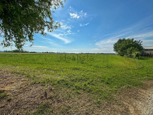 Terreno in vendita di 2920 m² in Via G. Marconi, 10