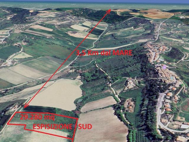 Terreno in vendita di 29280 m² in Contrada Cantagallo