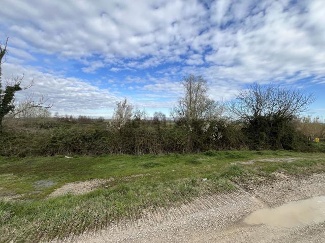 Terreno in vendita di 30509 m² in Via Po Vecchio
