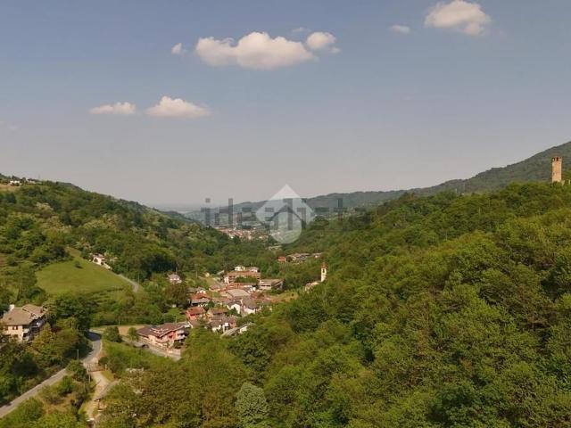 Terreno in vendita di 30965 m² in Via Comba San Grato, 30